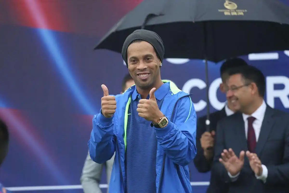 曼占据压倒 曼占据压倒